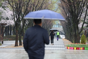 [오늘날씨 예보] 전국 곳곳 비…서울 아침 15도 수준