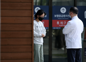 의사에 맞서 간호사 손 잡은 尹…국립대 총장들 ‘급부상’