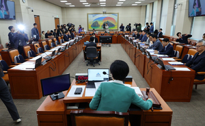 정무위, ‘전현희 제보 의혹’ 권익위 前기조실장 고발…與 불참 속 野 단독의결