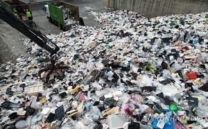 EPR 도입 20년…플라스틱, 재활용률 높였지만 배출량은 막지 못해