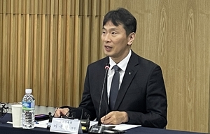 보험사 CEO 만난 이복현 “보험사 민원왕 불명예…보험개혁 당부”
