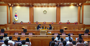 헌정사상 첫 검사 탄핵 ‘기각’…잇단 수사 검사 ‘정치 탄핵’ 제동 걸리나