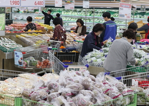韓 ‘깜짝 성장’에도 “낙관하기 어렵다”…생산·소매판매·설비투자 모두 마이너스