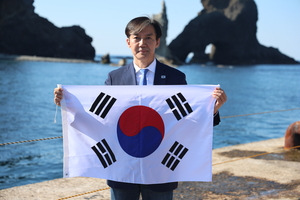 이재명 보다 매운 조국, 독도까지…日 “다케시마 지킨다” 발끈