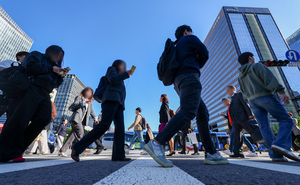 한국 평균임금, OECD 평균 90% 넘어섰지만…남녀격차는 1위