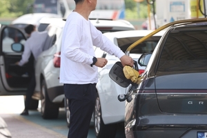 주유소 기름값 이번 주에도 내림세…휘발유 6주 연속 하락