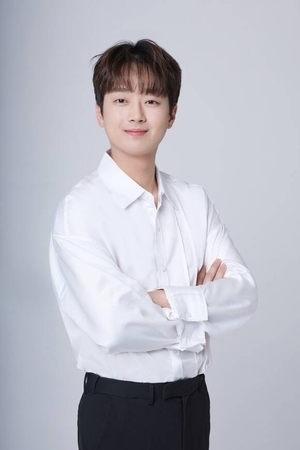 야구 직관 함께 하고 싶은 활기찬 스타는? 이찬원 1위