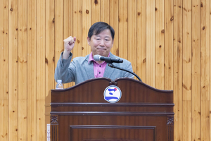 與 찐윤 “한동훈, 檢 중간 간부 불과하던 사람”...‘어대한’ 발끈?