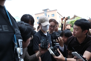 ‘얼차려 훈련병 사망’ 중대장·부중대장 구속…“증거인멸 우려”