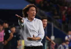 [영상] 홍명보 국대 감독 선임에 분노한 축구 팬…
