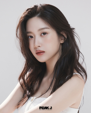 문가영, 신생 피크제이와 전속계약
