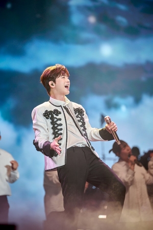 ‘TV 켜면 나오는’ 이찬원, 월·화·수·목·토요일 투혼의 종횡무진