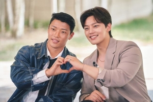 ‘유퀴즈’ 황희찬, 여진구 만났다..‘도플갱어 투샷’ 포착