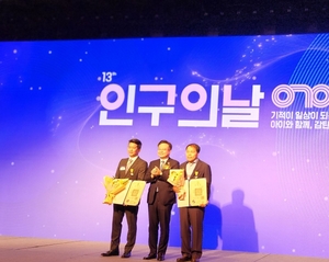정읍 농장주 안정용 씨, 8자녀 양육 공로 ‘국민포장’ 수상