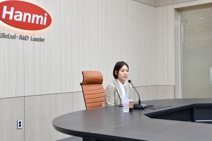 임주현 한미 부회장, 코리그룹 부당이익 논란에 ‘형제와 거리두기’