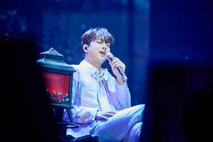 이찬원, ‘전석 매진’ 수원 콘서트 성료..故 현철 추모