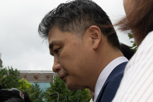 SM 주가 카카오가 ‘조종’ 의혹에...창업자 김범수 구속