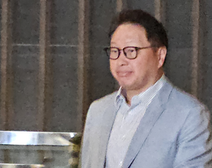 [포토 뉴스] 2024 이천 포럼에 나타난 최태원 SK그룹 회장