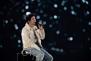 임영웅 콘서트 실황 영화 오늘(28일) 개봉...29.4% 예매율 1위