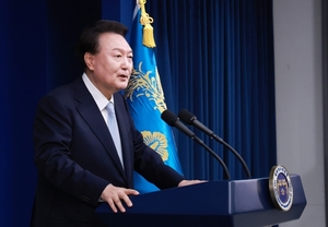 尹대통령 “연금지급 보장 명문화해야…신뢰 회복하겠다”
