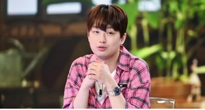 ‘과몰입 인생사’ 이찬원 “대중이 화려함 뒤 진짜 내 모습도 사랑해줄까 걱정”