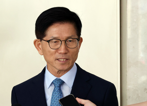 김문수 노동장관 후보자 “전광훈 자유통일당이나 국민의힘이나 ”