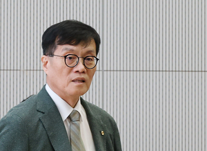 이창용 “구조적 제약 개선 없이 통화정책, 부동산·가계부채 문제 악순환”