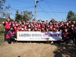 LG전자 베스트샵, 한파 앞두고 ‘사랑의 연탄 나눔’ 봉사활동