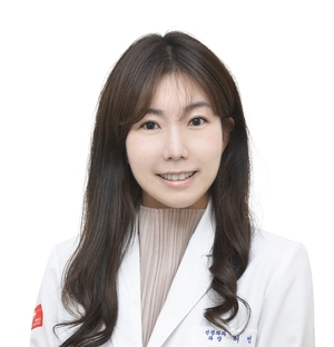 [전문의 칼럼] 쌀쌀한 환절기, 꾸준한 걷기로 허리통증 해소를