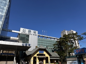 [철로를 가다②] 쇠락한 ‘원조 핫플’ 신촌…철도지하화로 부활 노린다