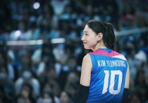[디시트렌드] “코트를 지배한 스파이크 여왕 투표 1위는 김연경!”