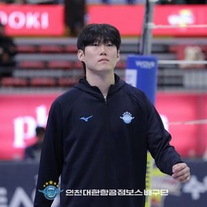 [디시트렌드] 배구 팬들의 선택! ‘김민재’ 현재 1위…과연 김완종 역전할까?