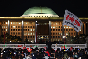 ‘尹 탄핵 정국’ 장기화에 커지는 韓 비관론…“한국 경제에 타격”