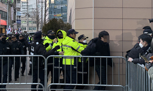 ‘서부지법 난동’ 66명 구속영장…5명은 영장심사