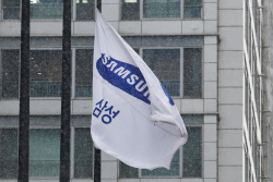‘딥시크’ 쇼크…삼성전자에 기회일까 우려일까
