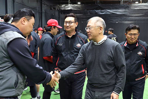 정의선 현대차그룹 회장, 기아 타이거즈 스프링캠프에 격려 방문