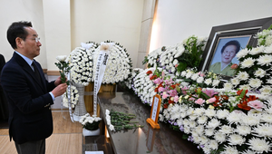 유정복, 일본군 위안부 피해자 길원옥 할머니 빈소 찾아 ‘애도’