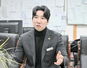 <인터뷰> “신설 투자유치실과 인구정책과 주목”…이용성 공주시의회 부의장