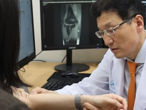팔꿈치 테니스엘보, 재건술이 봉합술보다 ‘효과적’