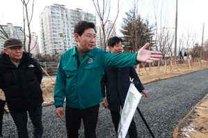 이상일, 죽전 ‘미세먼지 차단숲’ 조성 현장 방문...의견청취도