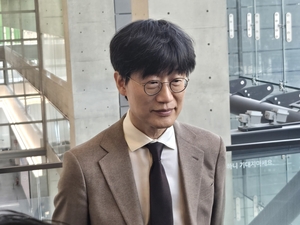 ‘네이버 아버지’ 이해진 7년만에 컴백…온서비스 AI 가속페달
