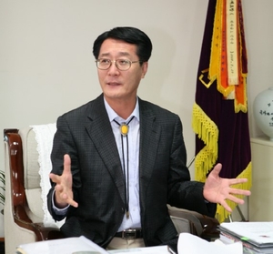 박우량 신안군수, ‘기간제 공무원 특혜 채용’ 직위 상실 확정