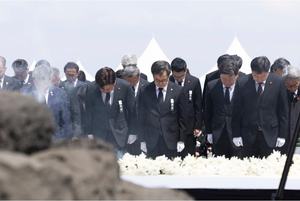 김동연, 제주 4·3추념식 참석...“경기도민과 아픔 같이하겠다”