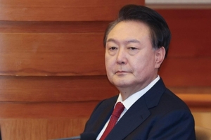 [尹 파면] “불확실 감소” vs “게임체인저 아냐”…‘韓 성장률 0.9%’ 예측한 의견보니