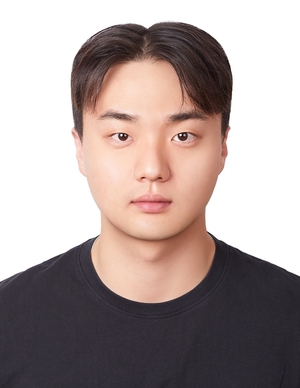 [기자의 눈] 고래싸움에 새우가 등 터지지 않으려면