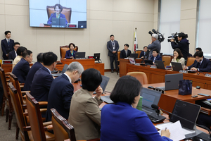 국회 기후특위 출범…헌법불합치 ‘탄소중립법’ 개정 시동