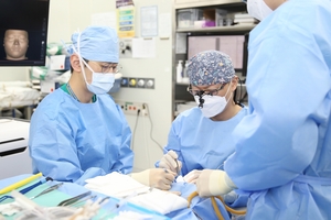 [건강e+ 삶의 질] 서울아산병원 “안와골절, 3D 인공뼈로 재건 가능”