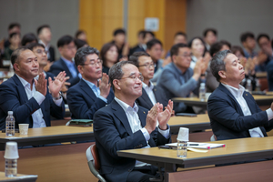 농협금융, 고객전략 포럼…이찬우 회장 “인구문제, 위기 아닌 기회로”