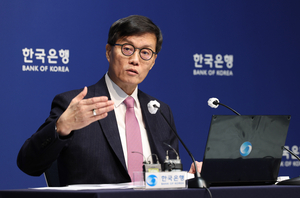 원화 환율 ‘롤러코스터 주간’ 마무리…한은, 기준금리 또 인하할까