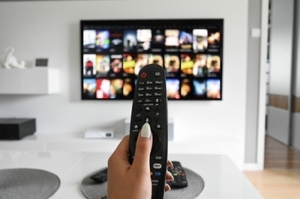 황금연휴 ‘정주행족’ 잡아라…OTT 콘텐츠 대전